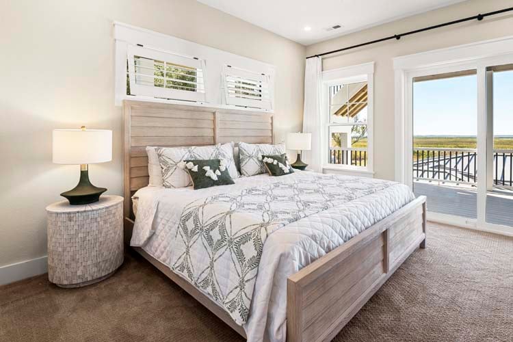 1st Floor King with Private Bath