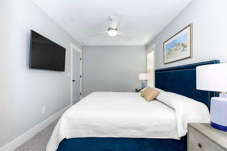 Ground Floor King with Private Bath (18)