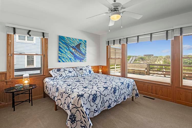 1st Floor King with Shared Bath