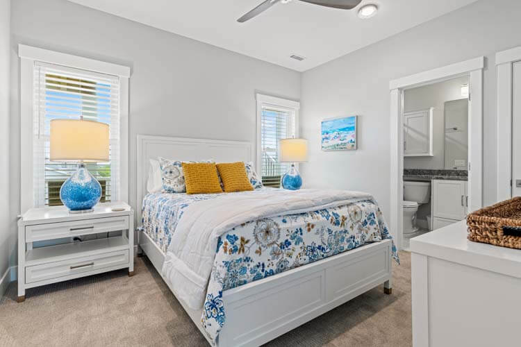 1st Floor Queen with Private Bath