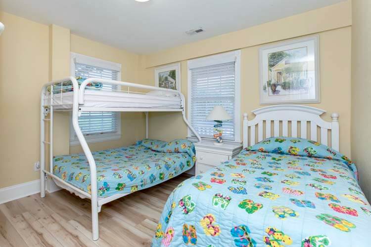 Ground Floor Pyramid Bunk & Twin with Shared Bath