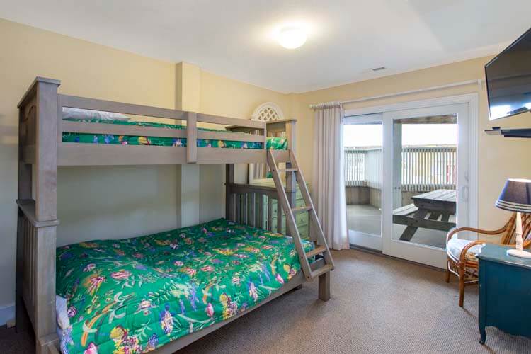 Ground Floor Pyramid Bunk with Private Bath