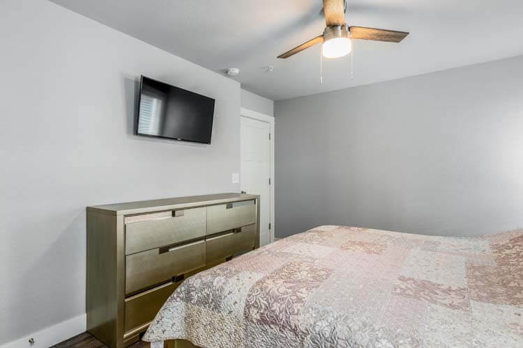 1st Floor King with Private Bath