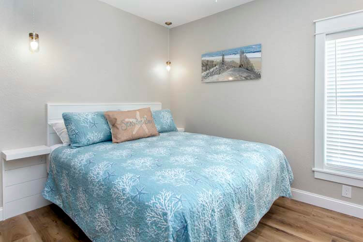 1st Floor California King with Private Bath