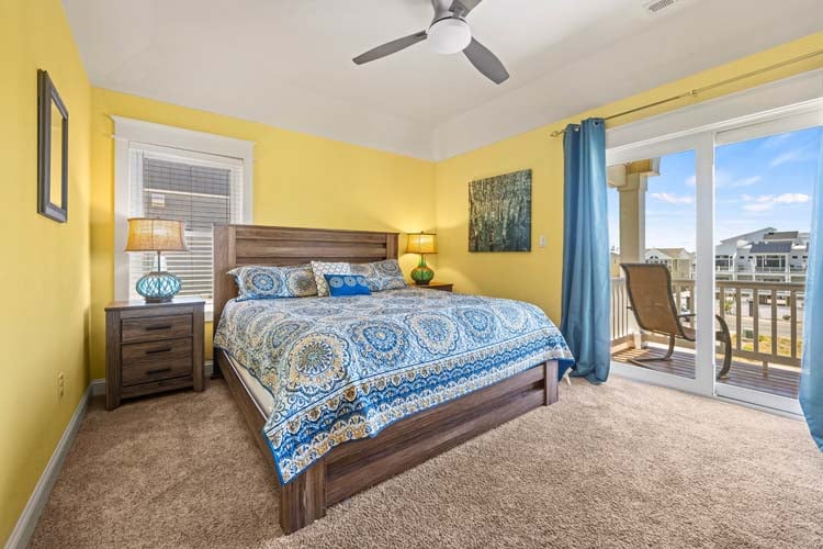 2nd Floor King with Private Bath