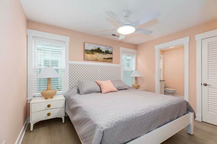 Ground Floor King with Private Bath (16)