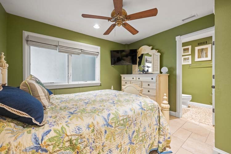 Ground Floor Queen with Private Bath