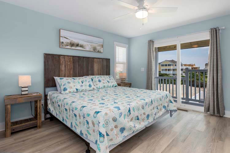 1st Floor King with Private Bath