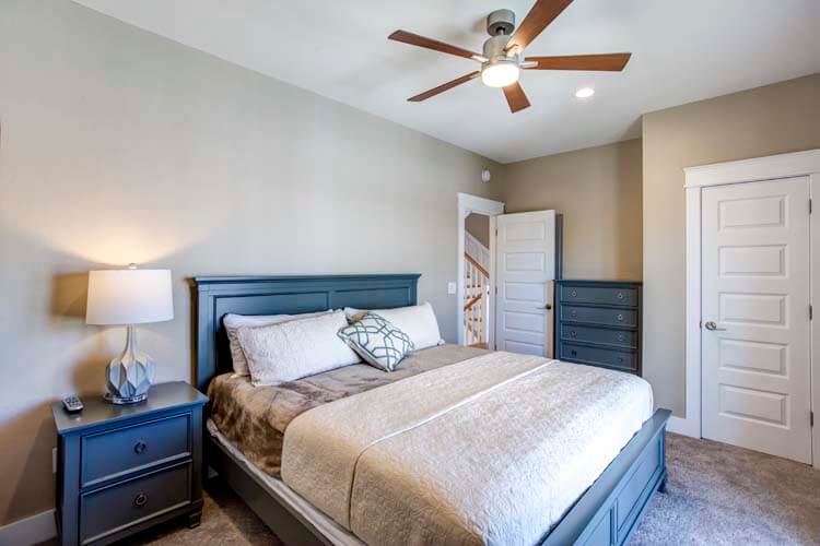 1st Floor King with Private Bath