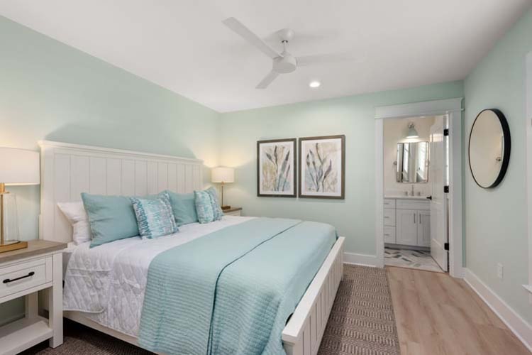 1st Floor King with Private Bath (6)