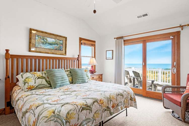 2nd Floor King with Private Bath