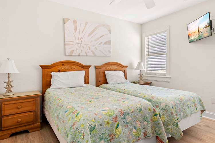 1st Floor Twins Bedroom