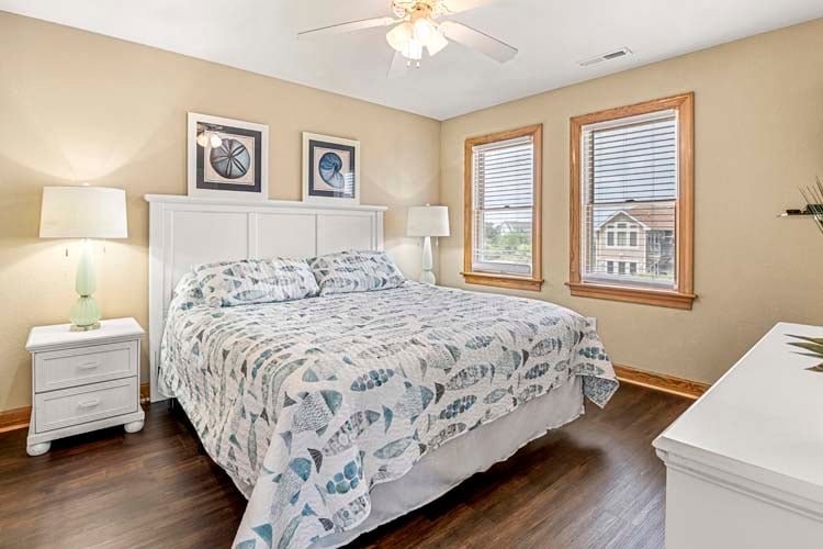 2nd Floor King with Private Bath