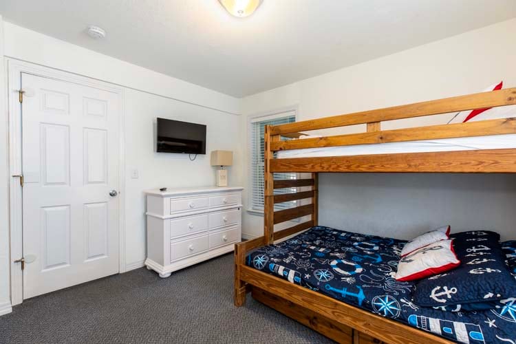 Ground Floor Pyramid Bunk with Private Bath