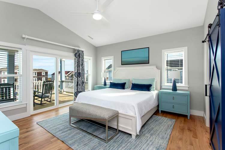 2nd Floor King with Private Bath