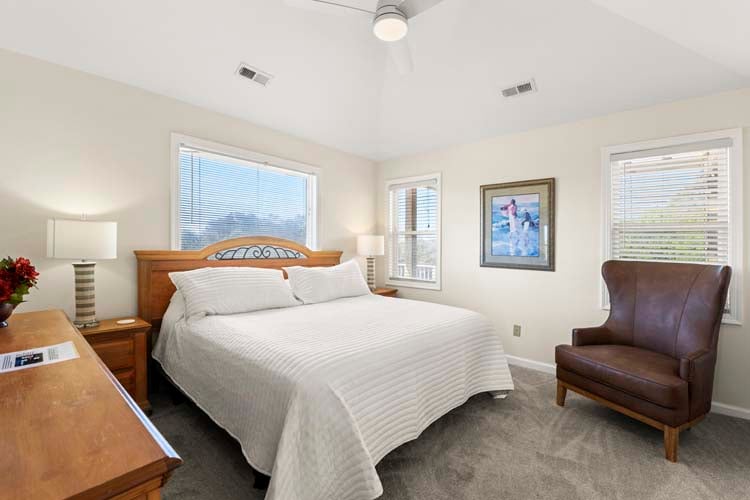2nd Floor King with Private Bath