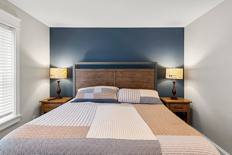 Ground Floor King with Private Bath (20)