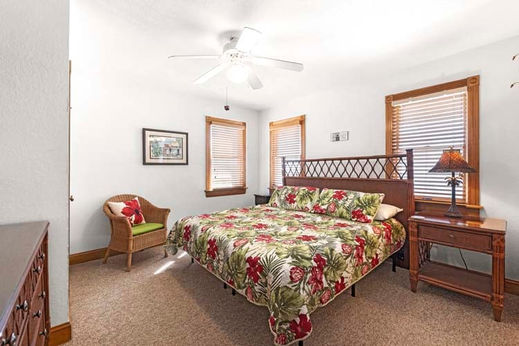 1st Floor King with Private Bath