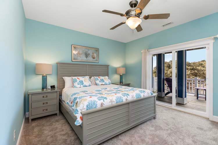 1st Floor King with Private Bath