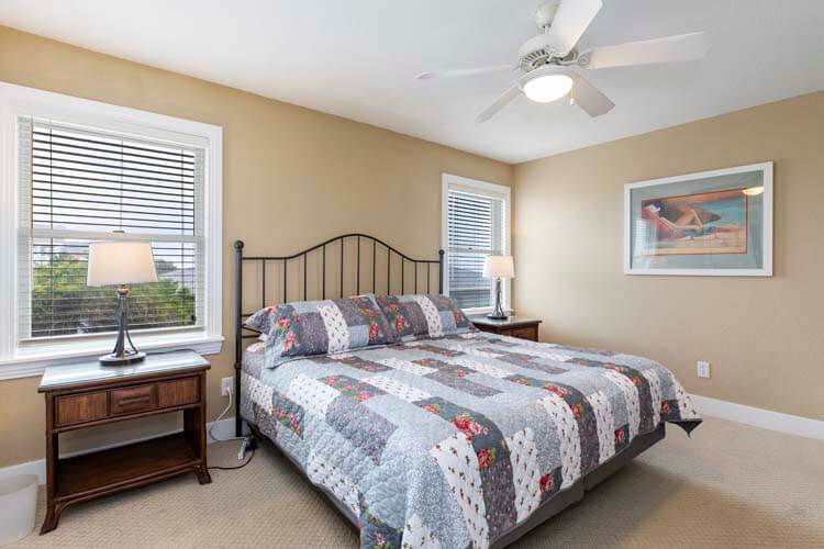 1st Floor King with Shared Bath