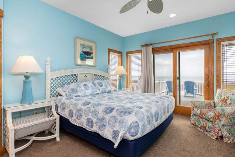 1st Floor King with Private Bath