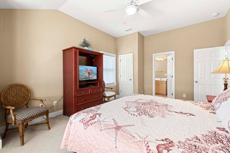 2nd Floor King with Private Bath