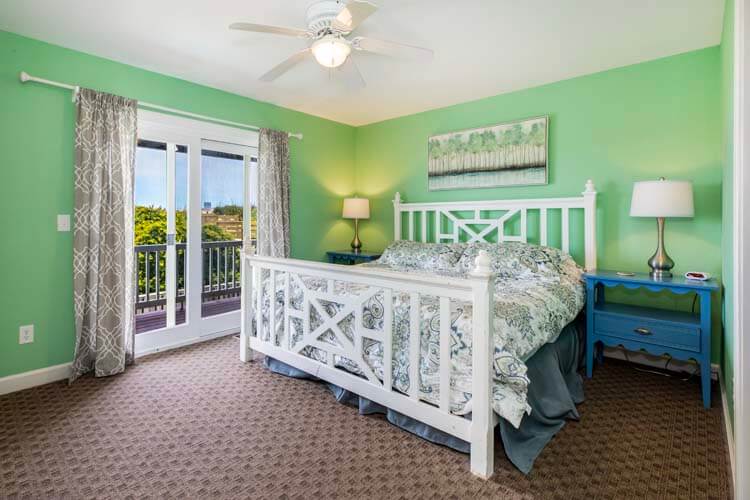 1st Floor King with Private Bath