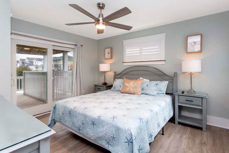 1st Floor King with Private Bath