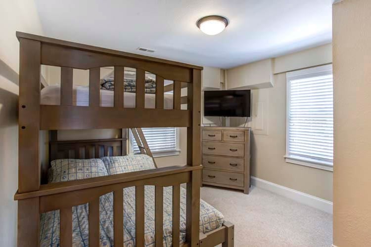 Ground Floor Pyramid Bunk with Private Bath