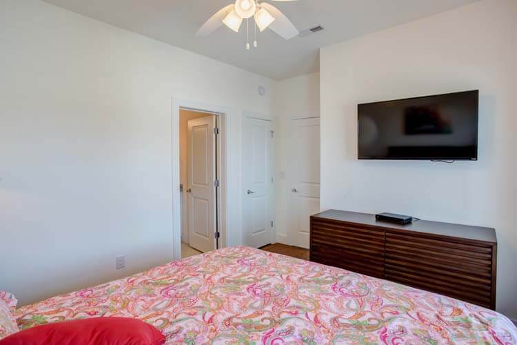 Ground Floor King with Private Bath