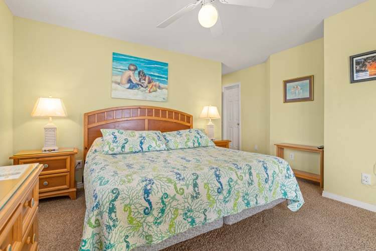 1st Floor King with Private Bath