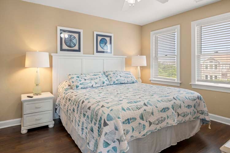 2nd Floor King with Private Bath