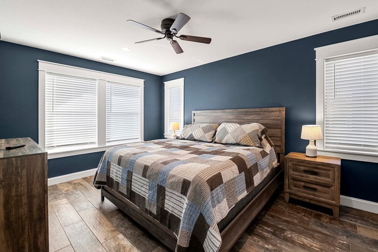 Ground Floor King with Private Bath (13)