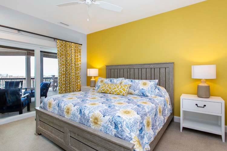 1st Floor King with Private Bath (13)