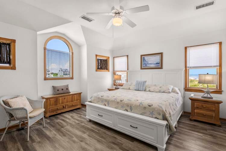 2nd Floor King with Private Bath