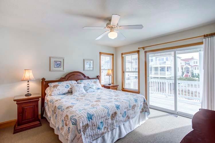 1st Floor King with Private Bath