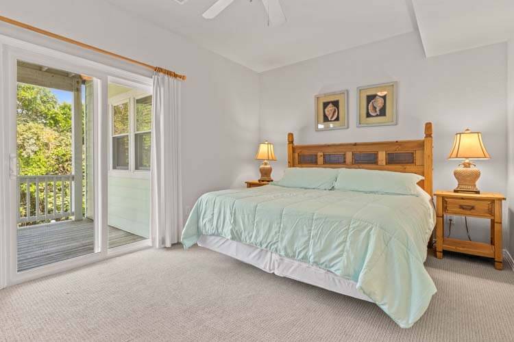 1st Floor King with Private Bath