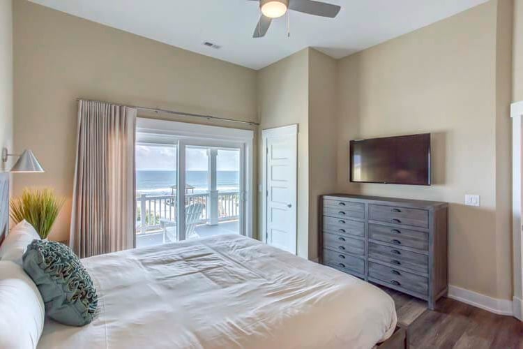 2nd Floor King with Private Bath