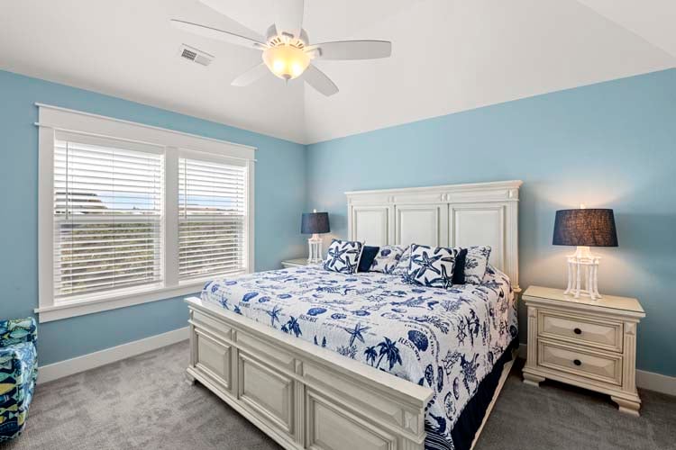 2nd Floor King with Private Bath