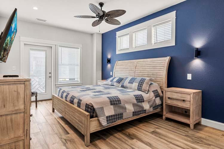 Ground Floor King with Private Bath (26)