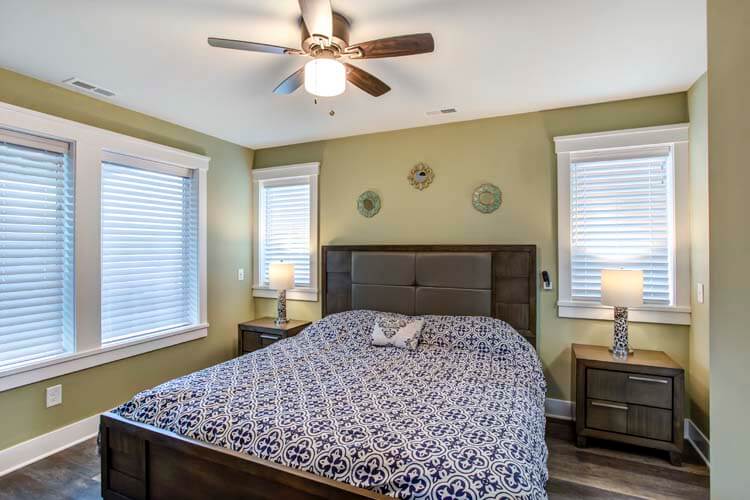 Ground Floor King with Private Bath (9)