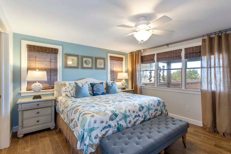 1st Floor King with Private Bath