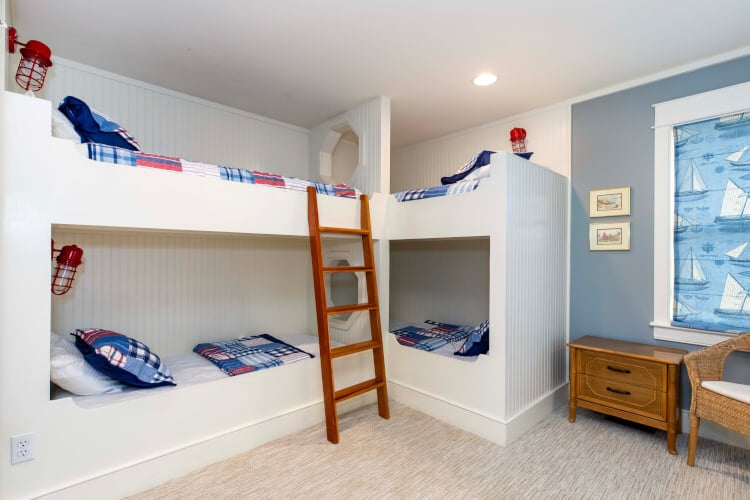 1st Floor Twin Bunks with Shared Bath