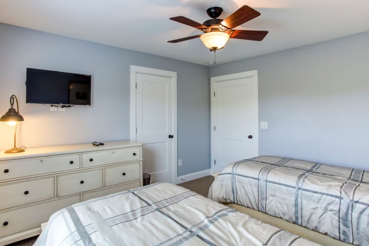 1st Floor Twins Bedroom