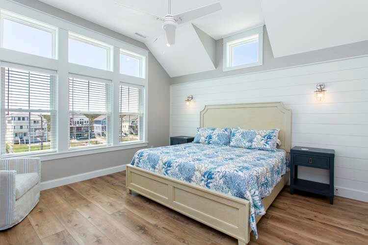 2nd Floor King with Private Bath