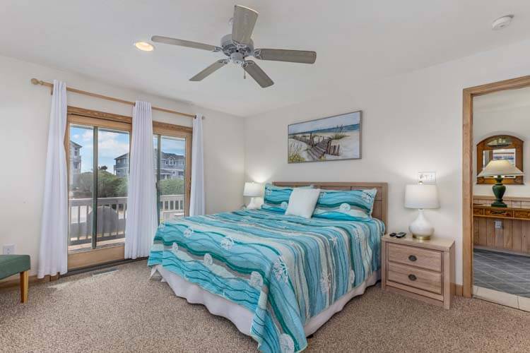 1st Floor King with Private Bath