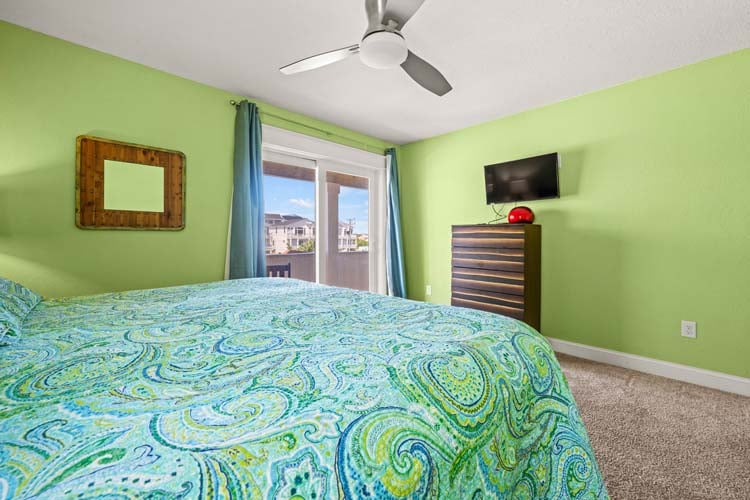 1st Floor King with Private Bath