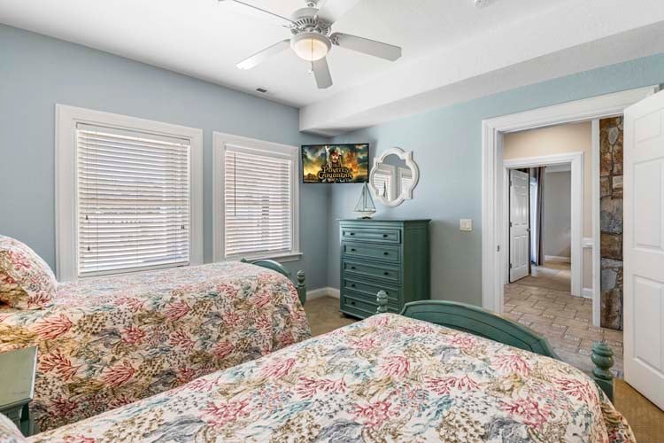 Ground Floor Twins with Private Bath