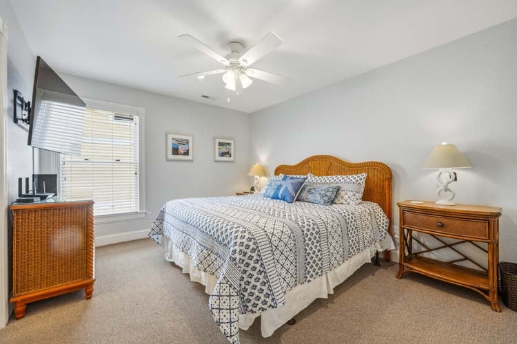 1st Floor King with Private Bath