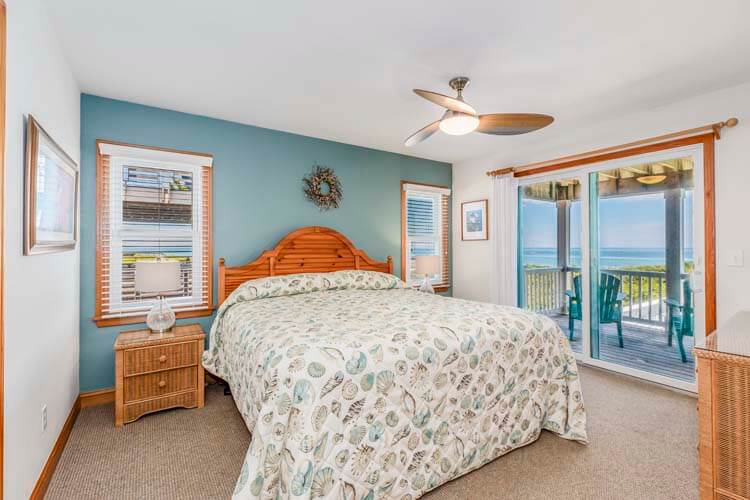 1st Floor King with Private Bath